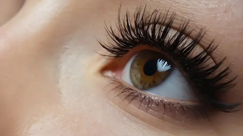 Hybrid Eyelash Extensions